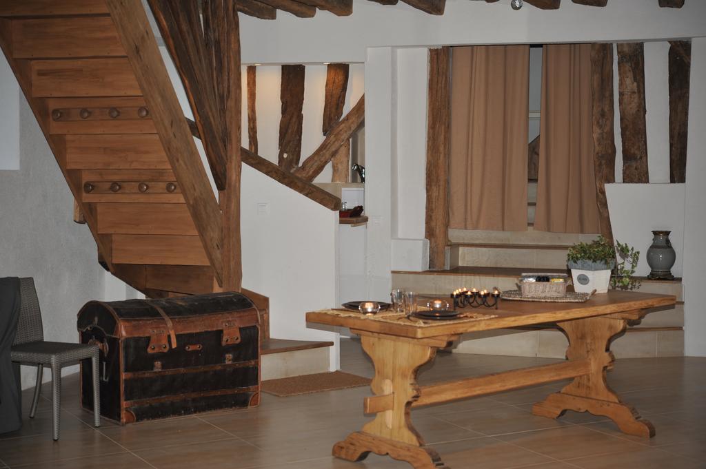 La Bergerie Du Chateau De Pommeuse Экстерьер фото